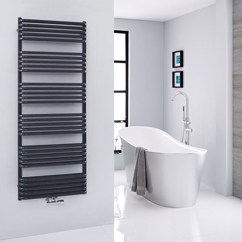 Scaldasalviette Nero Attacco Centrale 1533x600mm - Termoarredo Bagno - Stile Moderno - Arch