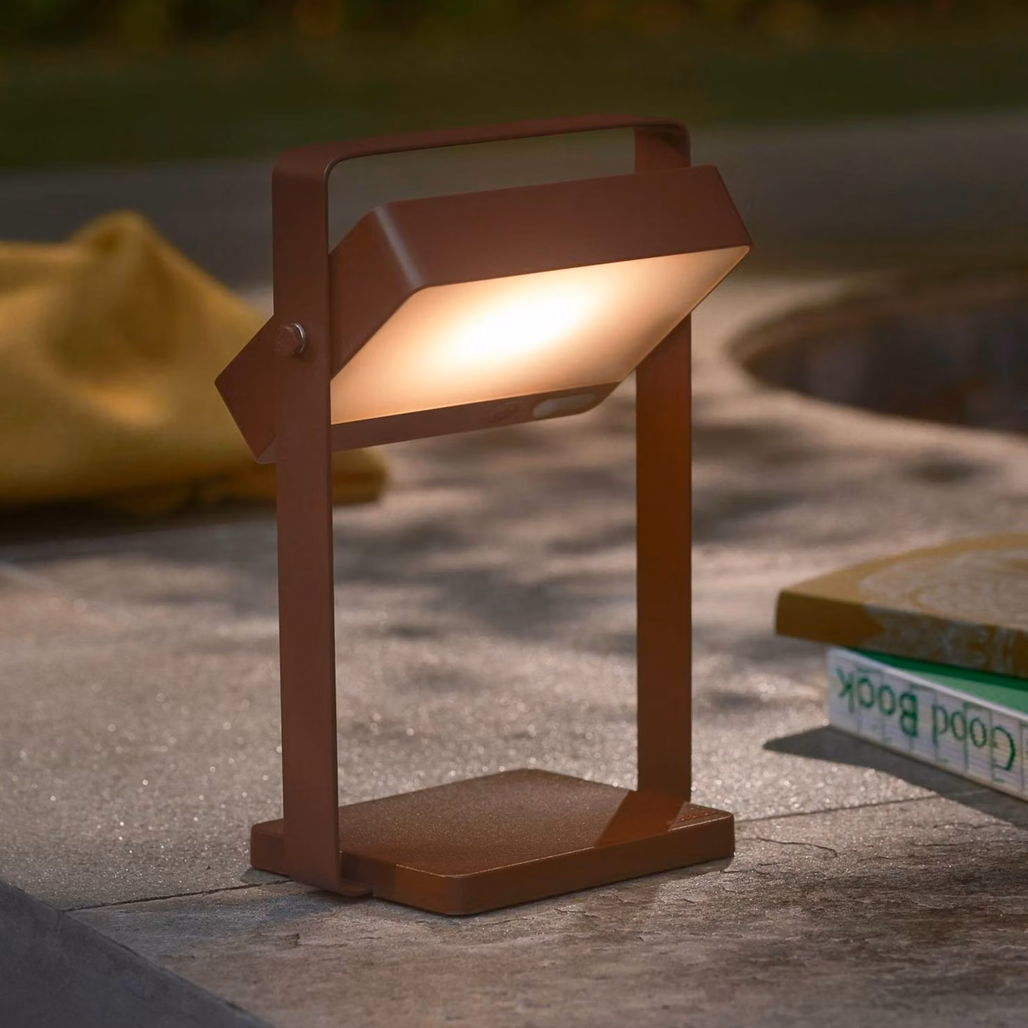 Nordlux Lampada da tavolo LED e solare Saulio, marrone, IP44, alluminio, USB, batteria dimmerabile, Marrone / Ruggine, Alluminio, Moderno