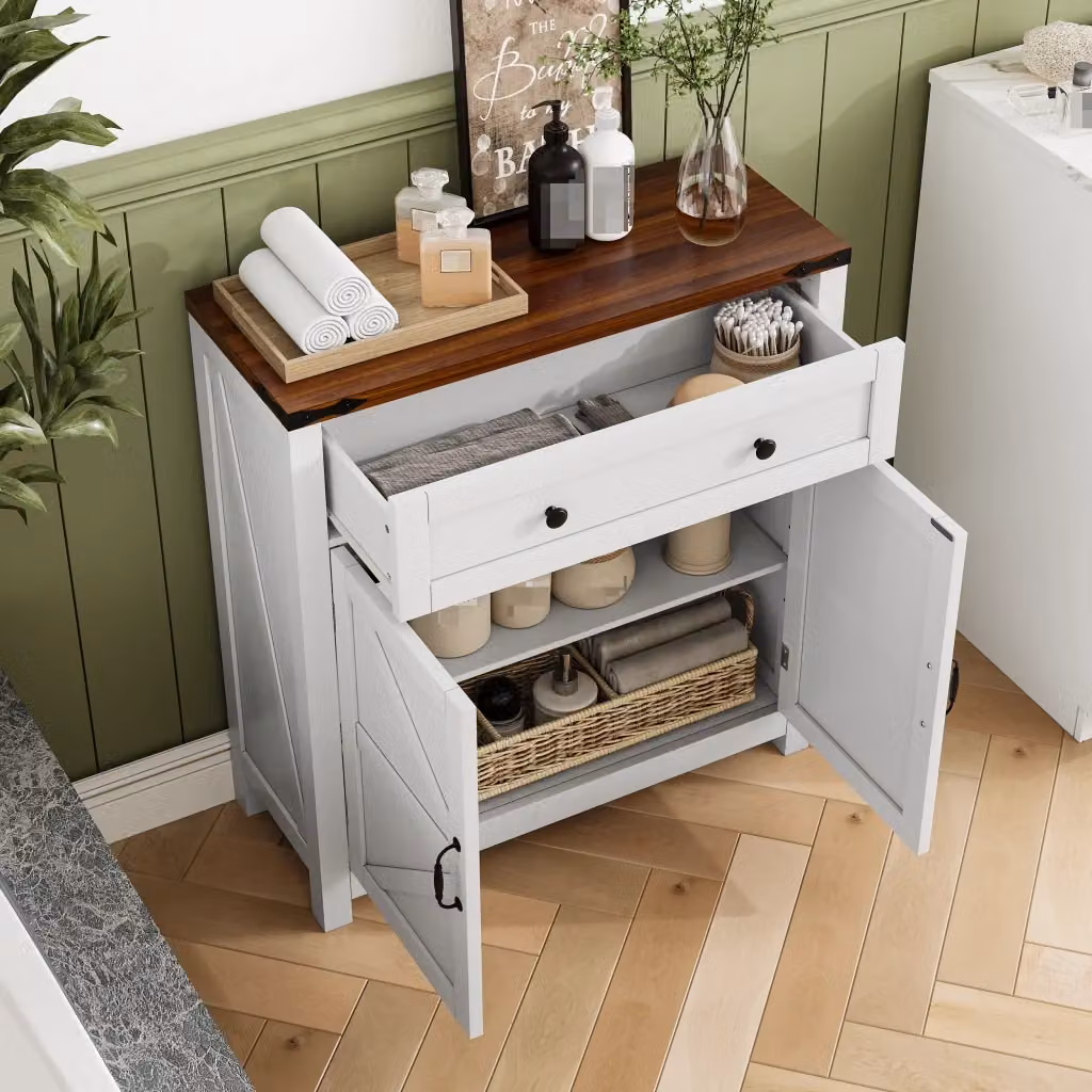 Credenza multifunzionale WISHDOR in stile country con ante a fienile e ripiano regolabile, bianca e marrone – 2