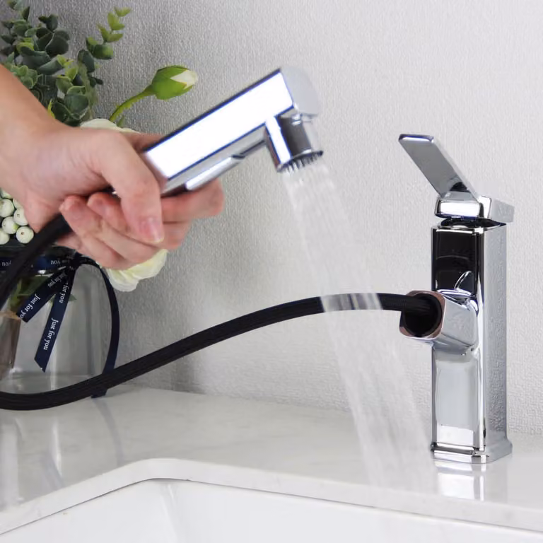 Miscelatore monocomando estraibile per lavabo da bagno, con 3 tipi di getto, finitura cromata, forma rettangolare