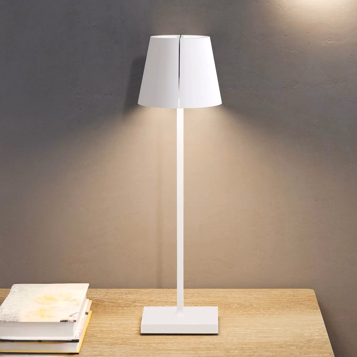 Sigor Lampada da tavolo a LED Nuindie tango, dimmerabile, Bianco / Opale, Soggiorno / Sala da pranzo, Alluminio, Lampada da tavolo LED