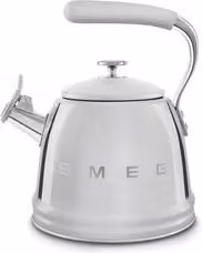 Bollitore Smeg 50 Style in acciaio inox con fischietto Cromo lucido WKF01SS, capacità 2,3 l