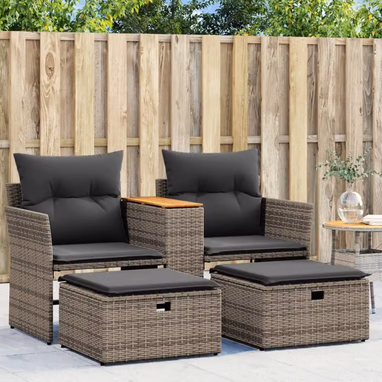Set da giardino vidaXL composto da divano da esterno a 2 posti, tavolino e sgabello in polyrattan grigio con cuscini in tessuto e struttura in legno di acacia