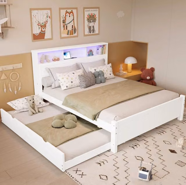 Letto matrimoniale con letto estraibile, illuminazione LED, presa di ricarica, struttura in pino e MDF bianco 120x200 & 90x190 cm