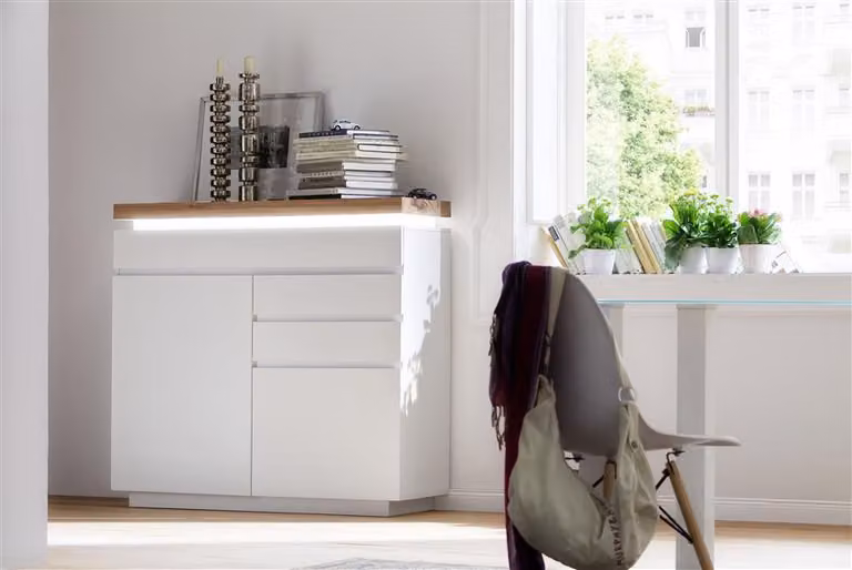 Cassettiera Romina | bianco opaco / rovere massiccio | illuminazione LED inclusa