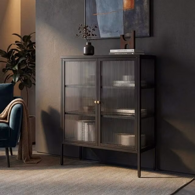 Credenza Vinterhavn en.casa in acciaio nero con 2 ante in vetro scanalato L: 100 cm, P: 30 cm, H: 80 cm
