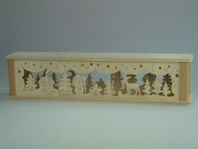 Aumento di livello per prese di corrente con decorazione a forma di pupazzo di neve e illuminazione. Dimensioni: 52x10x10 cm. Nuovo