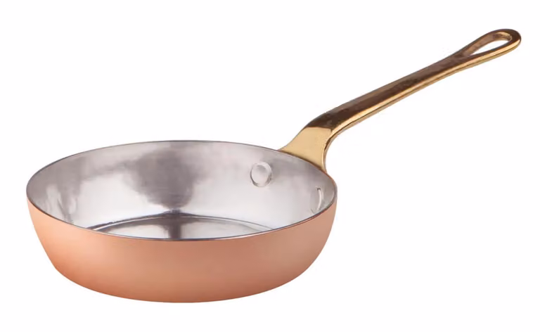 Padellino svasato 1932 in rame con un manico in ottone, diam. 10cm