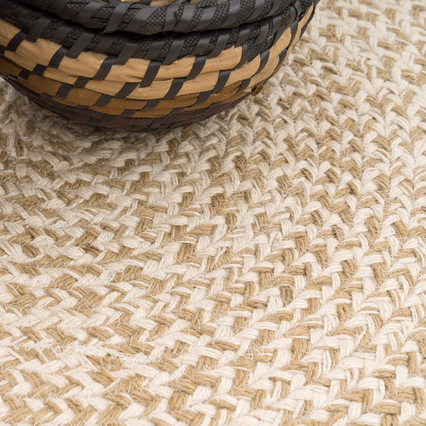 Tappeto rotondo Vibora in iuta e cotone beige Diametro: 120 cm – 3