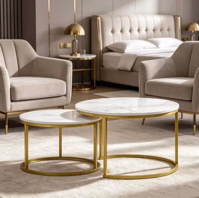 Set di 2 tavolini da caffè impilabili oro e bianco effetto marmo