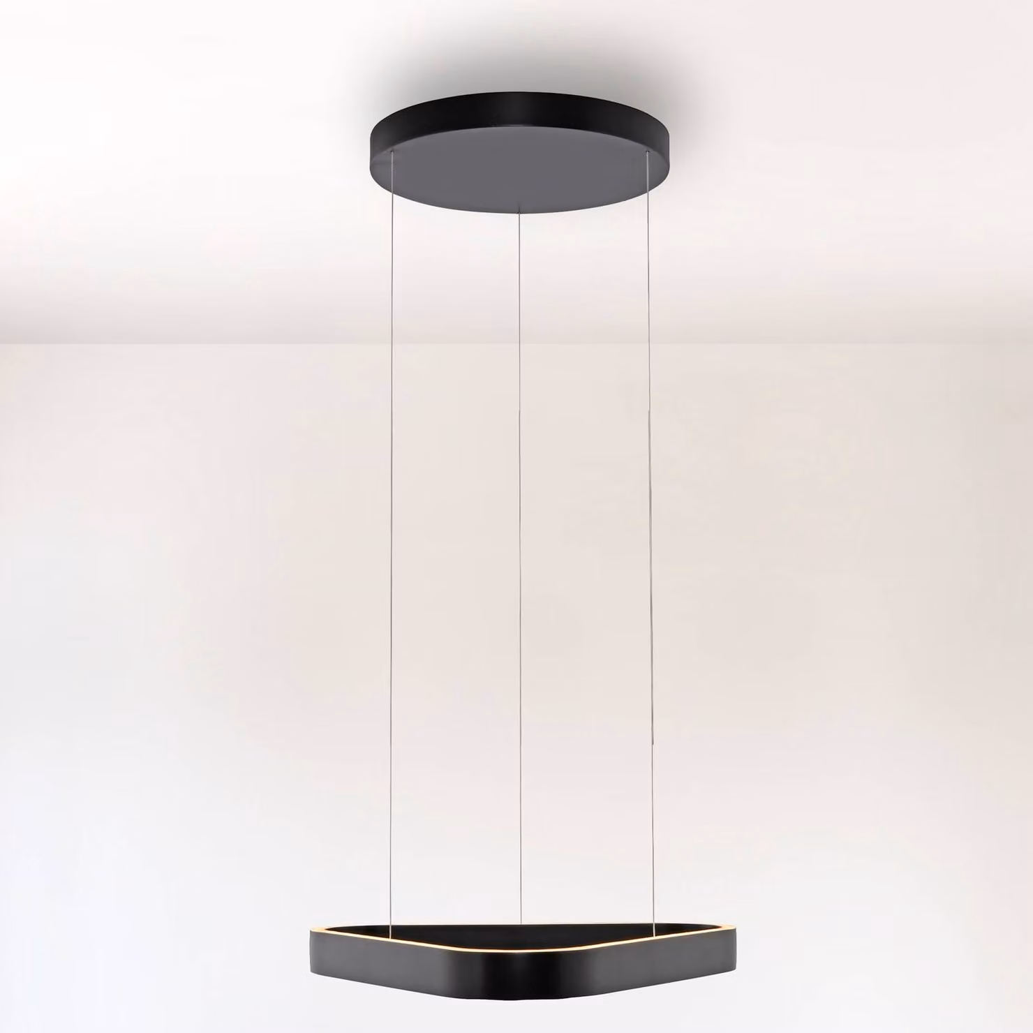 Paul Neuhaus lampada LED a sospensione Q-Stretto, nera, 60 cm dimmerabile, Nero, Soggiorno / Sala da pranzo, Metallo, Moderno