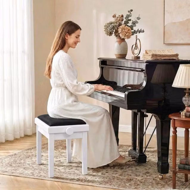 Sgabello per Pianoforte Regolabile in Altezza con Cuscino Imbottito in Velluto, Gambe in Legno di Caucciù Bianco e Nero