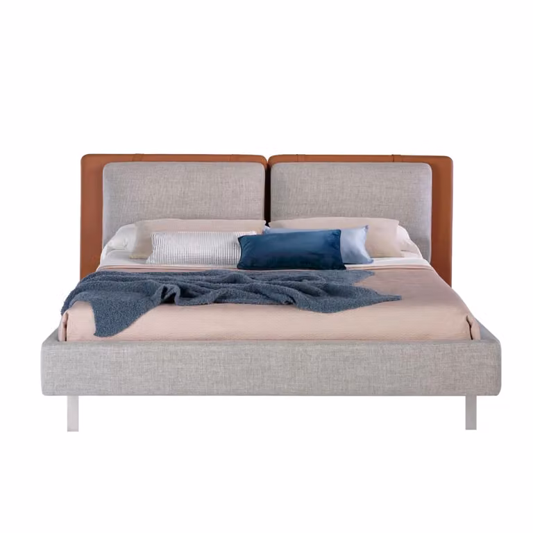 Letto moderno Angel Cerdá in similpelle marrone e tessuto grigio L: 180 cm x P: 200 cm