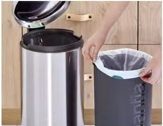 Pattumiera a pedale Brabantia NewIcon in acciaio inossidabile antimpronta colore argento, capacità 30 L – 2