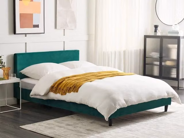 Letto matrimoniale Beliani in velluto verde con cassetti e struttura in legno di pino, L/P/H: 140 x 200 x 87 cm – 1