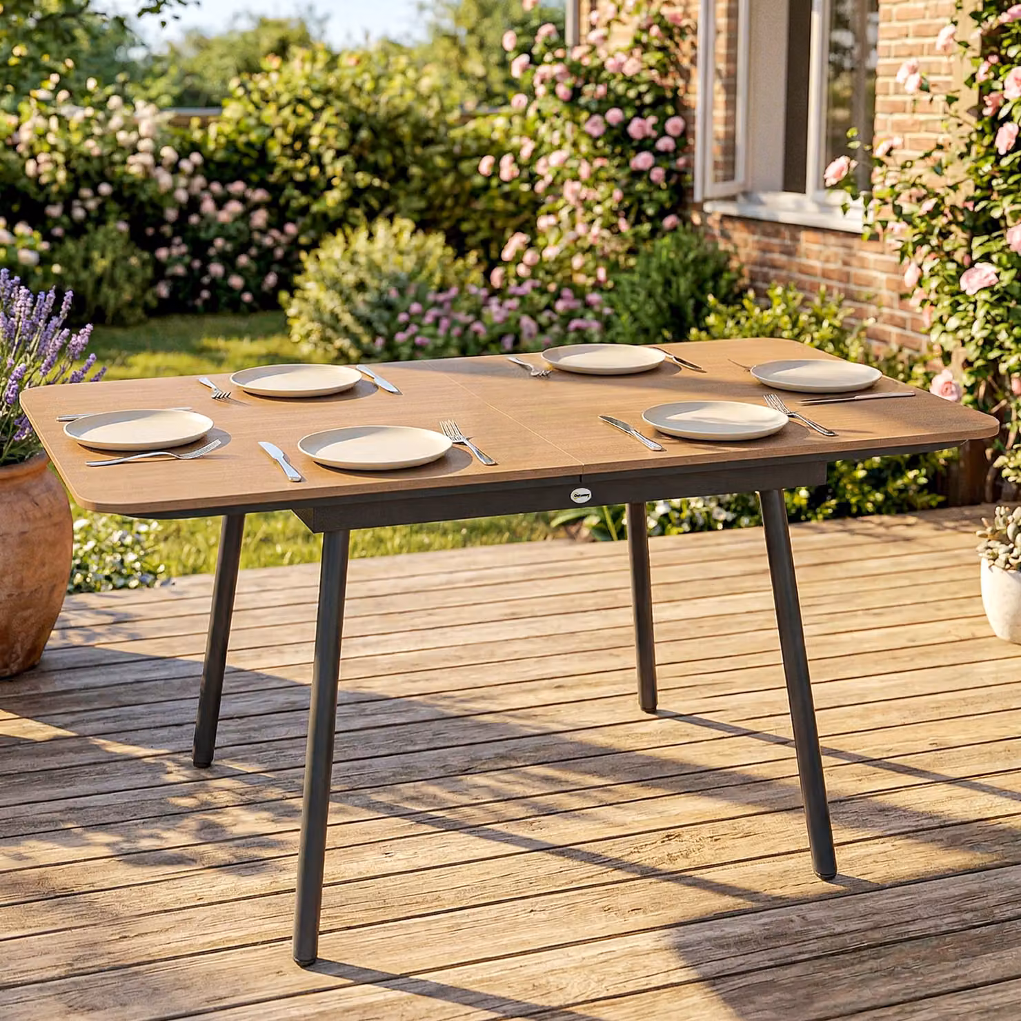 Tavolo da giardino Outsunny per 6 persone con piano in WPC e piedini regolabili, colore Teak, L: 140 cm, P: 80 cm – 2