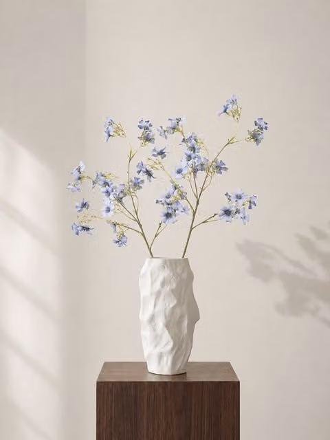 Fiore artificiale in lino blu con vaso in ceramica Kenay Home