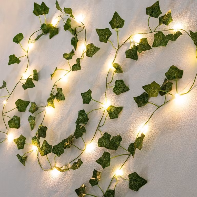 Catena luminosa a forma di edera artificiale, lunghezza 2 metri, 20 LED bianco caldo, alimentazione a batteria