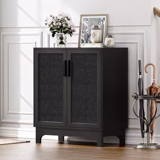 Credenza da cucina con ante in rattan e ripiani regolabili, adatta a qualsiasi stile d'arredo