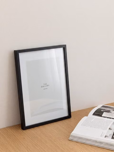 Cornice Elma Kenay Home nera in metallo 21x30 cm