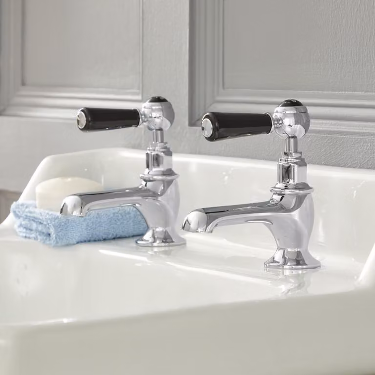 Coppia di Rubinetti a Leva Per Lavabo - Design Tradizionale Cromo/Nero - Elizabeth