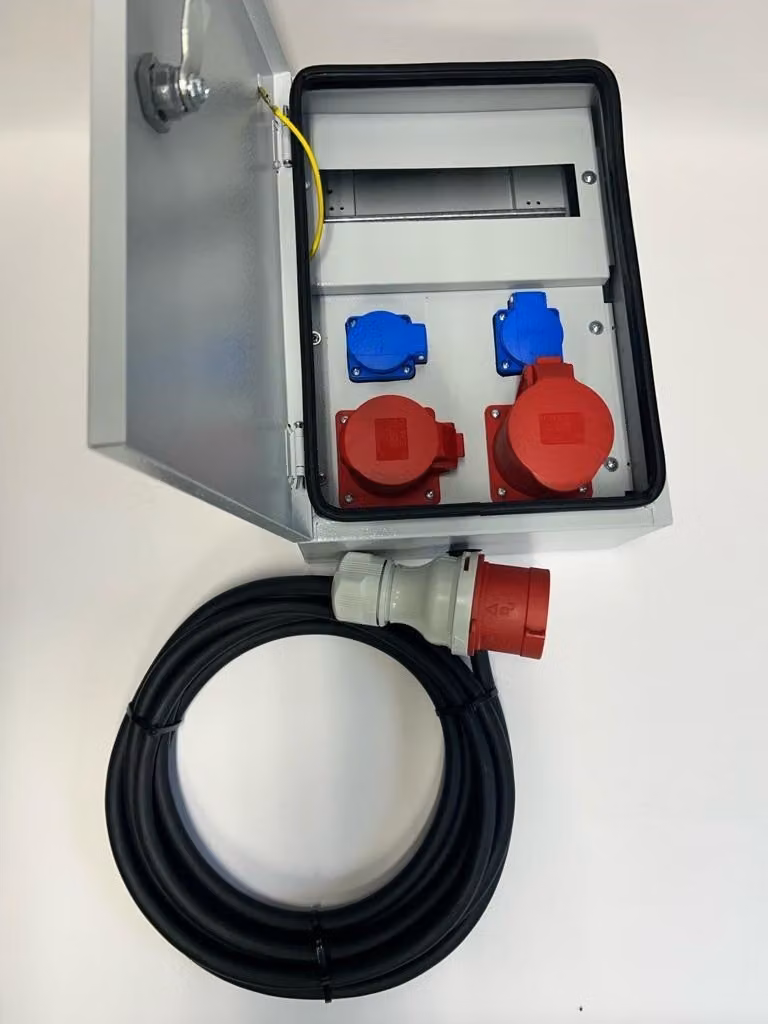 Distributore di corrente da parete in metallo IP54, CEE 32 A, 16 A, 2x230 V, con cavo da 5 m, 94H-1