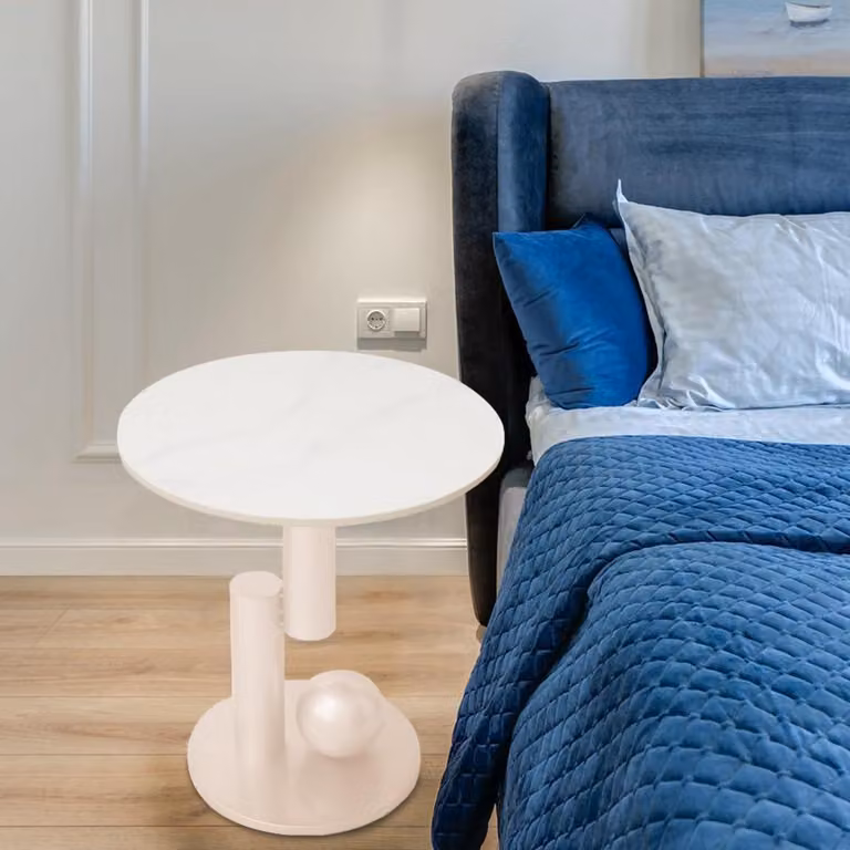 Tavolino laterale rotondo in metallo, con finitura effetto marmo o dorato, disponibile in bianco