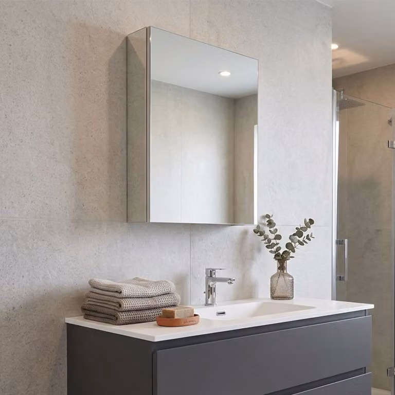 Specchio contenitore per bagno con un'anta bianco 45 cm