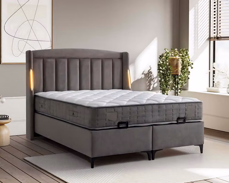 Elegantes graues Bett mit Matratze aus Textil und Holz