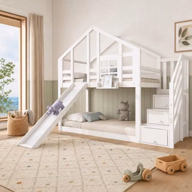 Letto a castello per bambini 90x200 cm in legno massiccio di pino bianco con scivolo e cassettoni, design casetta sull'albero