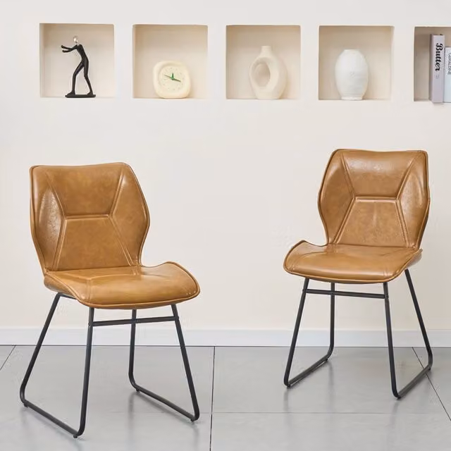 Set di 2 sedie da pranzo MINIMAL imbottite in similpelle color cognac con gambe in metallo