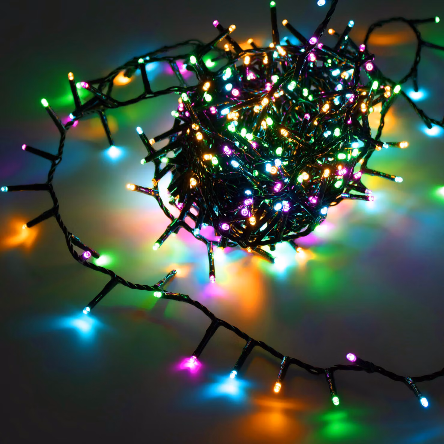 Luci da fata con timer e 8 funzioni luminose 120 LED su 9 m - colore tenue - Luci da fata natalizie con chip di memoria e spina di rete