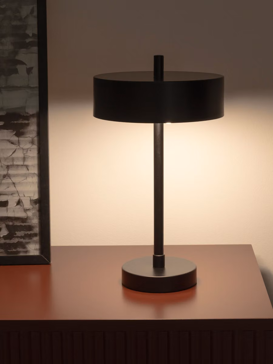 Lampada da tavolo moderna Note in metallo nera Kenay Home L: 20 cm, P: 35 cm, H: 35 cm – 2