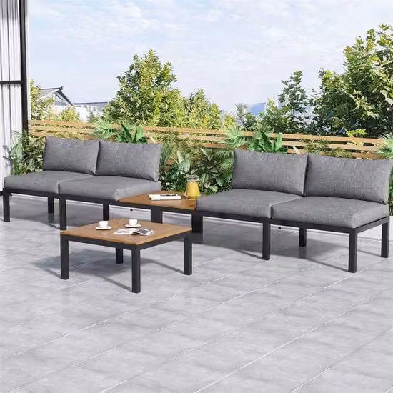 Set da giardino moderno con divano a due posti imbottito e tavolini coordinati in acciaio verniciato grigio
