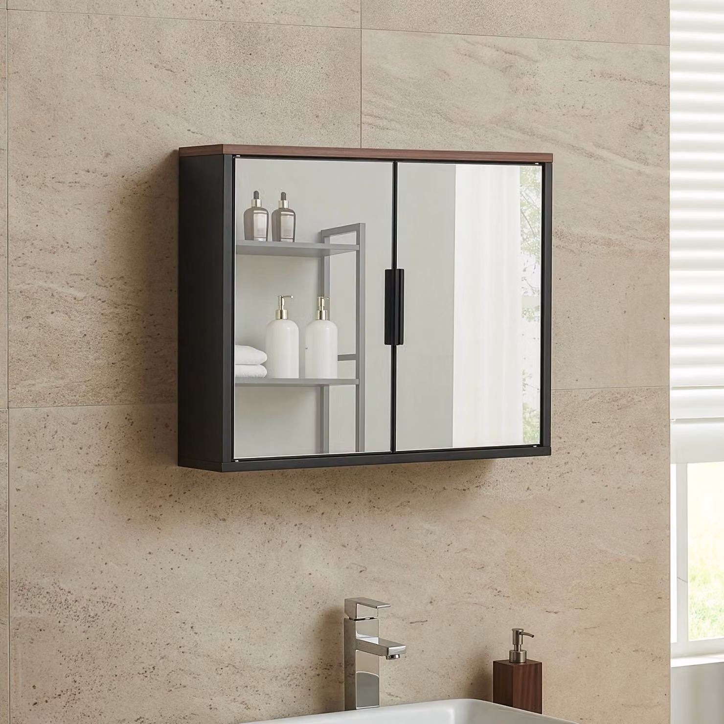 Armadietto a specchio "Trond" con 2 ante, da appendere a parete, 50 x 60 x 15 cm, nero / effetto noce