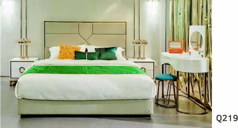 Luxus Schlafzimmer Bett Polster Design Doppel Hotel Betten Lederbett 180x200cm