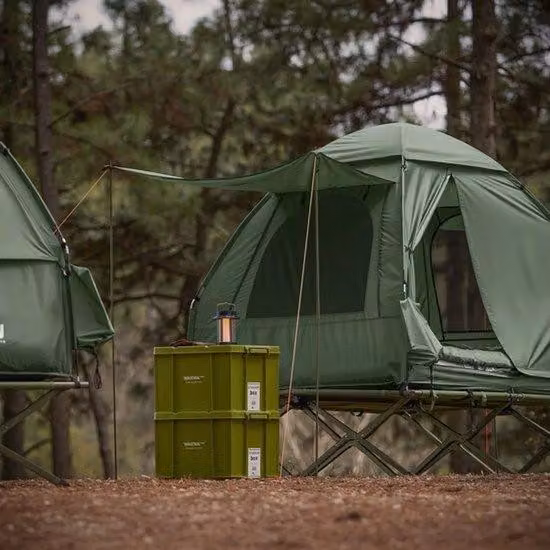 Set tenda e campeggio per 2 persone - 4 in 1 - Tessuto poliestere impermeabile - Struttura in metallo robusta - Materassino gonfiabile - Sacco a pelo