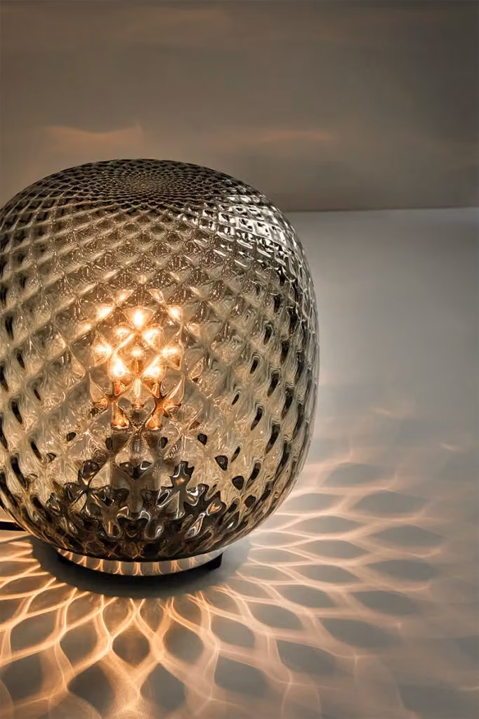 Lampada da Tavolo Oban Rossini Group in Cromo con Vetro Soffiato a Mano Effetto Balloton Fumè Grey - E27 75W – 2