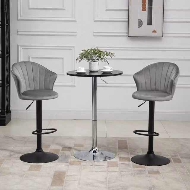 Set di 2 sgabelli da bar OKWISH girevoli con schienale a conchiglia in tessuto grigio, altezza regolabile, L: 54 cm, P: 56 cm, H: 91–111 cm – 1
