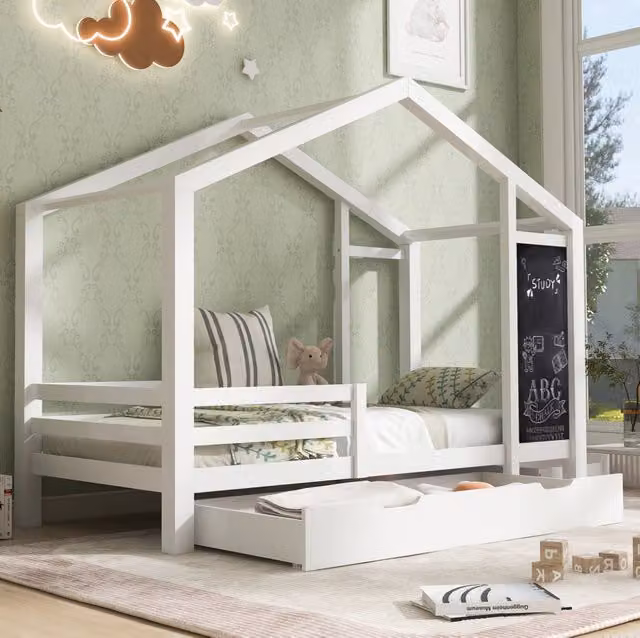 Letto a forma di casa ULEVR 90x200 cm con lavagna, 2 cassetti e barriere su 3 lati, legno di pino bianco