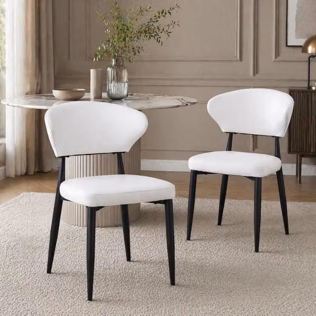 Set 2 sedie da pranzo ULEVR con schienale curvo, seduta imbottita in similpelle PU bianca e gambe in metallo nero