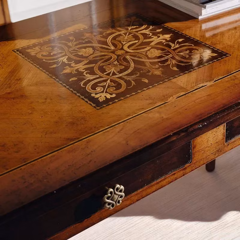 Scrivania classica in legno bicolore marrone con 2 cassetti e 2 tiretti Mobili 2G L: 129 cm, P: 69 cm, H: 78 cm – 3