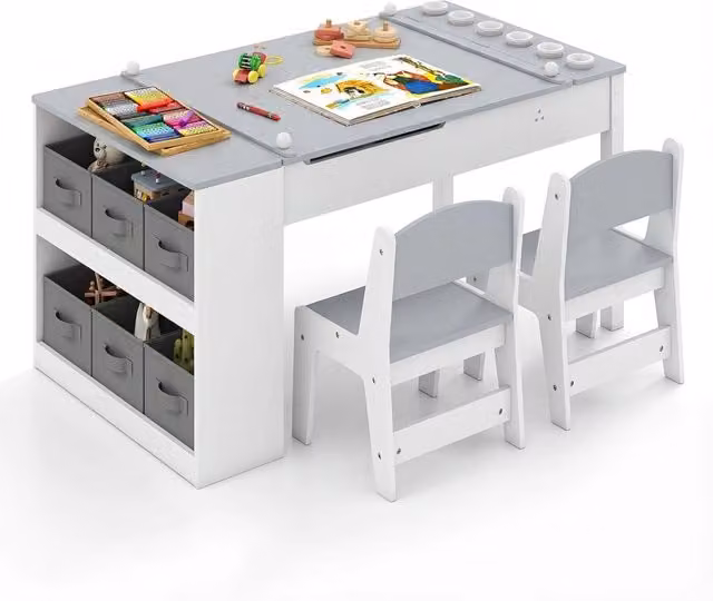 Set Tavolo da Disegno e Cavalletto Multifunzione Costway per Bambini con 2 Sedie, Piano Reversibile Sollevabile e Rotolo di Carta, Grigio – 1
