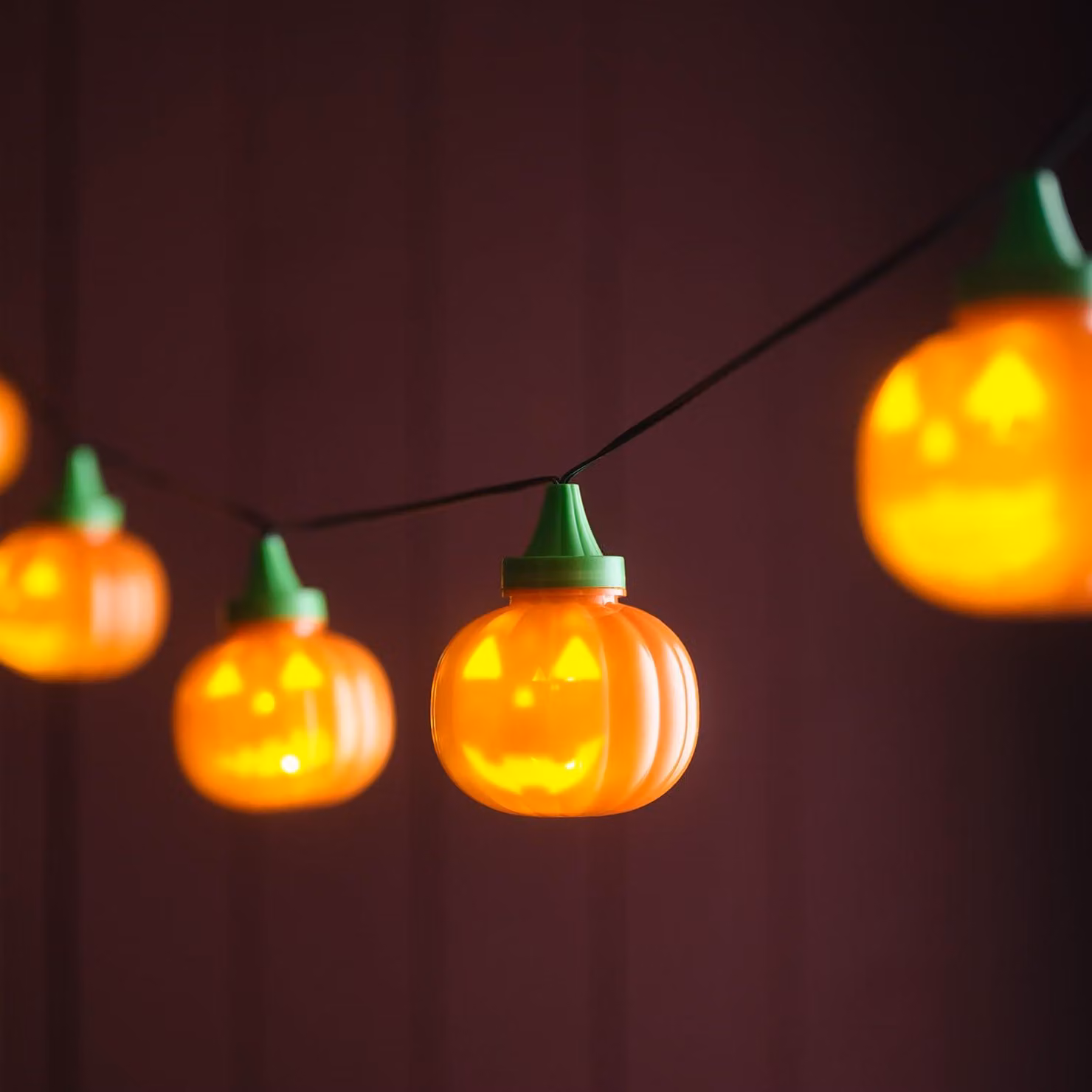 Catena luminosa a tema Halloween, con zucca, 6 LED bianco caldo, lunghezza 1,5 metri