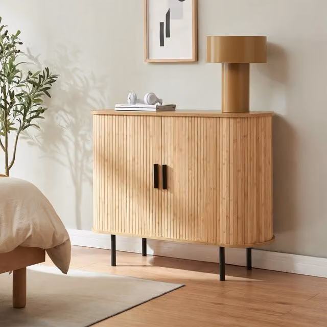 Comò Tvedestrand en.casa Mobile Contenitore Portascarpe in Bambù con 2 Ante Scorrevoli, Colore Beige e Nero, L/P/H: 100 x 40 x 80 cm