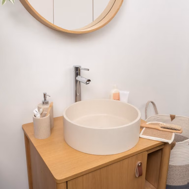 Lavabo da appoggio rotondo in cemento travertino SANDY