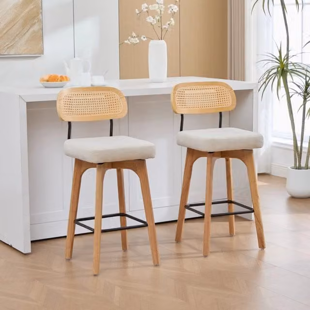 Set di 2 Sgabelli da Bar in Chenille 44x51x96 cm; Girevoli a 360° con Schienale in Rattan; Beige; per Cucina e Bar