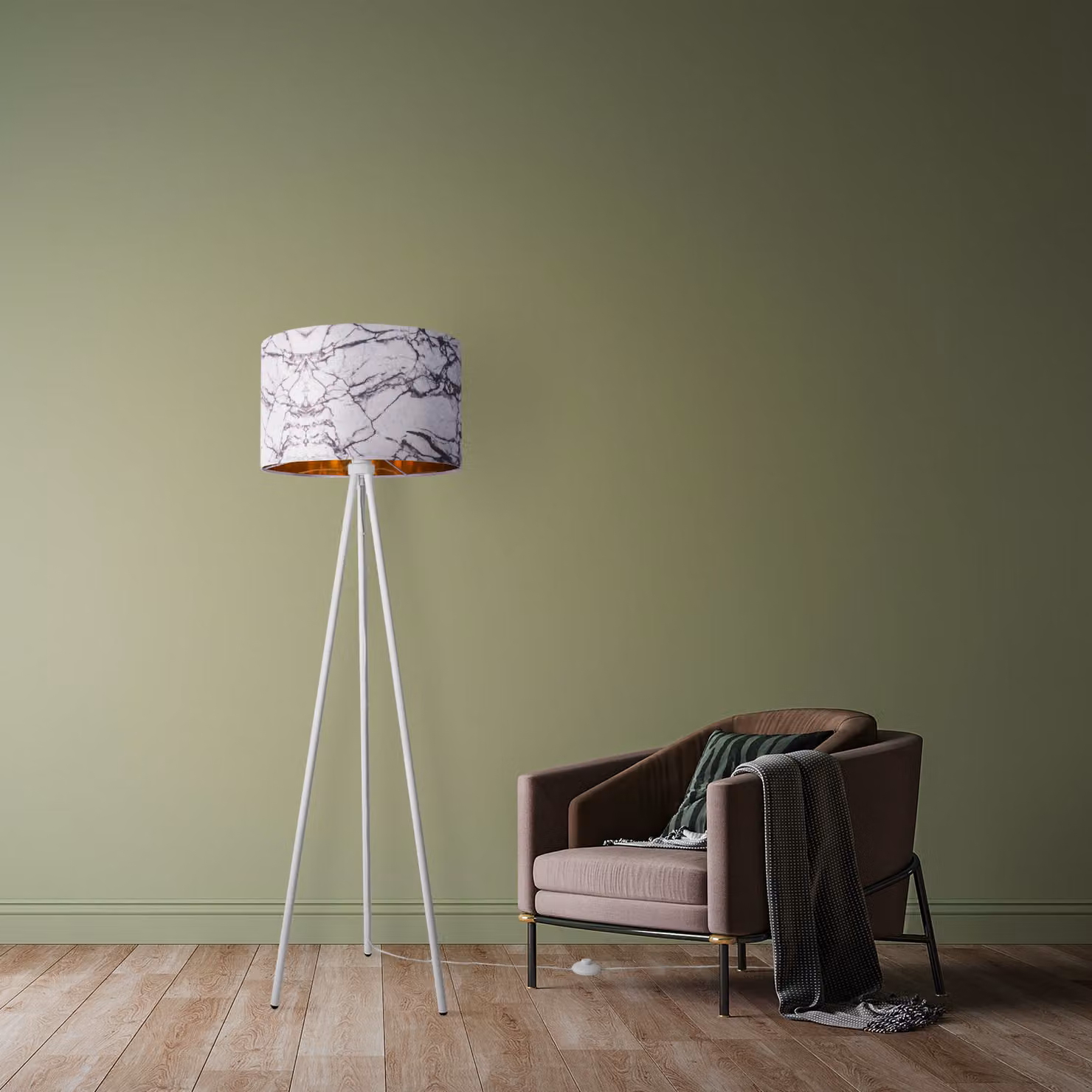 Lampada da terra Rica in oro bianco e nero con paralume cilindrico in tessuto e struttura in metallo, Altezza: 148.5 cm, Larghezza: 45.5 cm, Profondità: 1.0 cm – 2