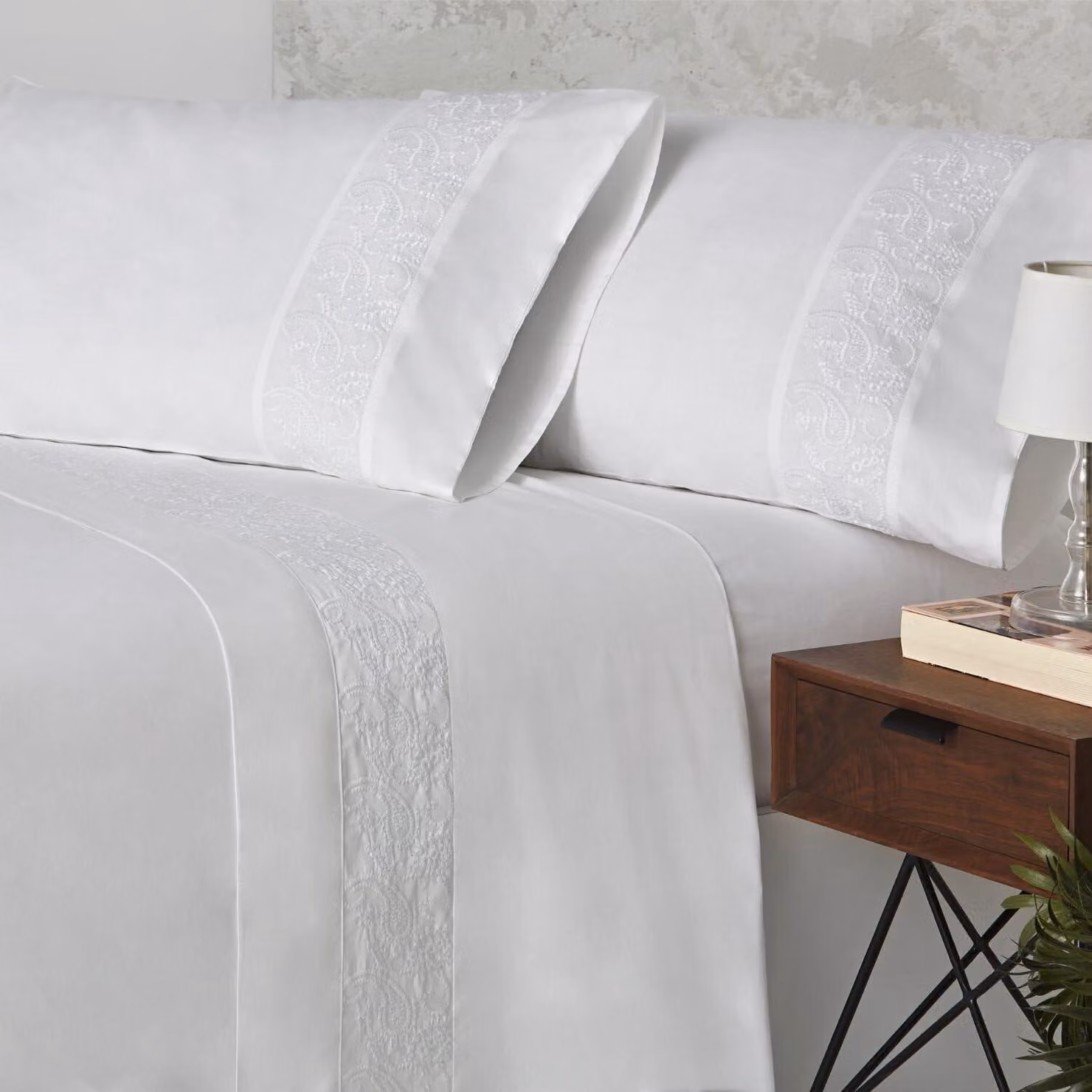 Biancheria da letto in cotone, ricamata, per letti di 135 cm di larghezza (e altre misure disponibili), lenzuola bianche in percal con una trama di 202 fili, colore 402 bianco