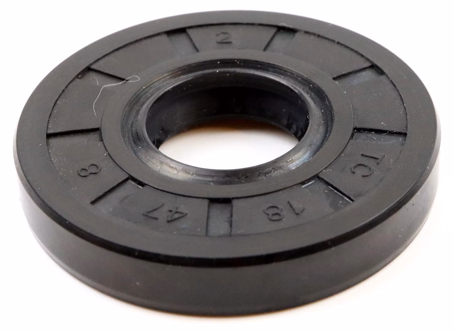 Guarnizione radiale per albero, dimensioni 18x47x8 mm, materiale NBR70, conforme alla norma DIN 3760